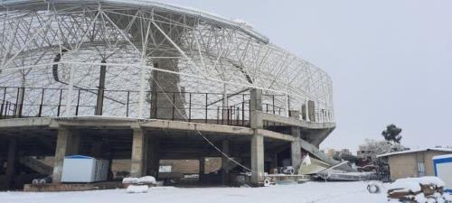 سقف ورزشگاه در حال ساخت پردیسان قم فرو ریخت