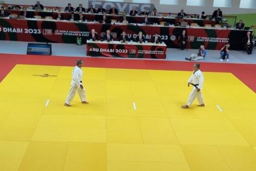 تداوم درخشش کاتاروها در ابوظبی