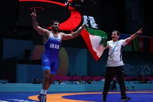 ساروی: بخاطر مردم سختی ها را تحمل کردیم